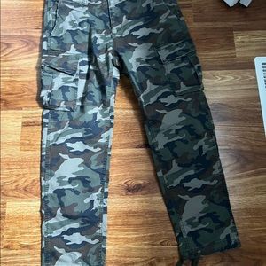 Slim Lived-In Cargo Pant size 34/32